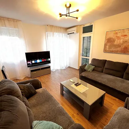 Ana Apartamento